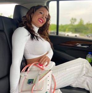 Meet your Posher, Geneviève